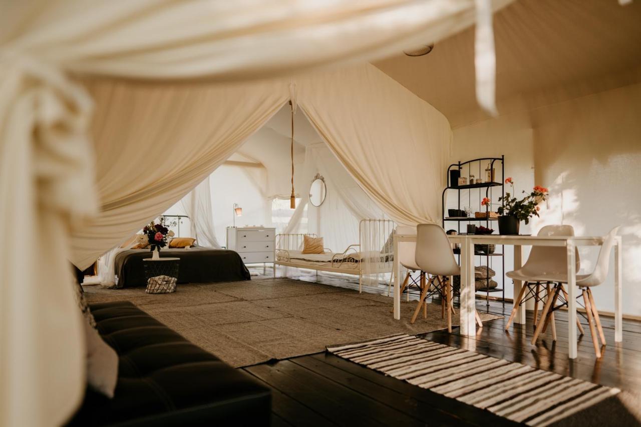 Dundurini Hotel Talsi Eksteriør billede
